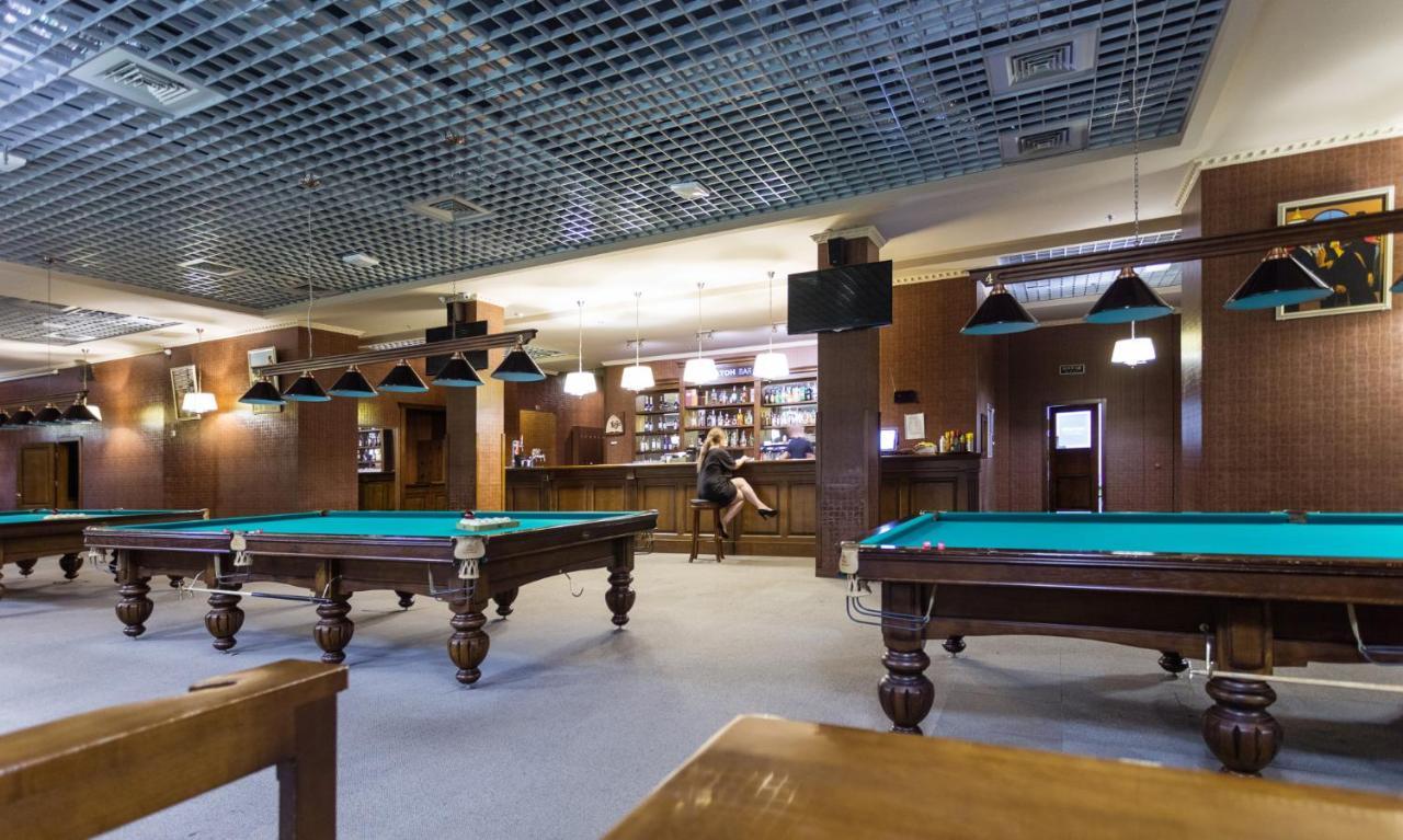 Navit Apartments With Breakfast, Near The Railway Station, The City Center And The Park Kiev Buitenkant foto