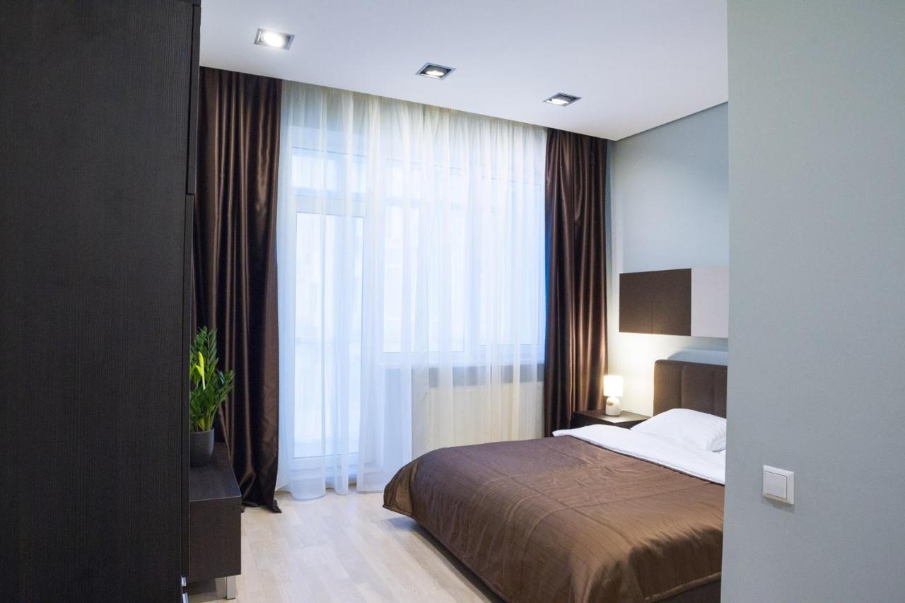 Navit Apartments With Breakfast, Near The Railway Station, The City Center And The Park Kiev Buitenkant foto